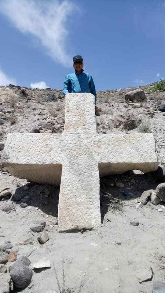 Pakistan : l’incroyable découverte d’une immense croix vieille de 1,200 ans Cross-pakistan